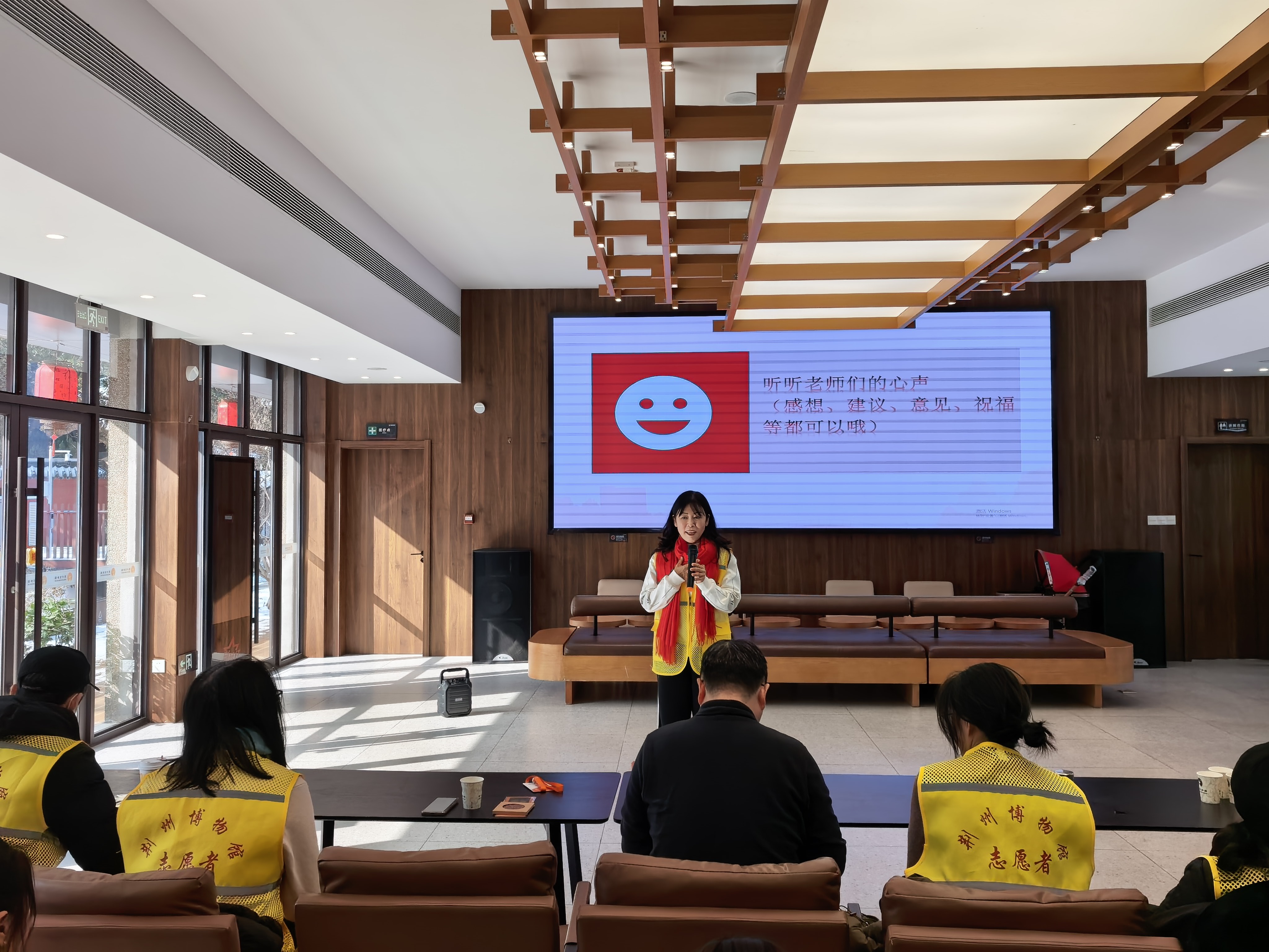 优秀志愿者代表袁继庆发言.jpg